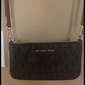 BRAND NEW Michael Kors Small purse!