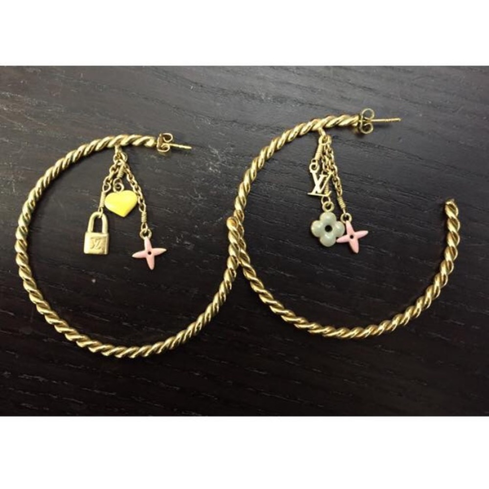LOUIS VUITTON sweet monogram hoops!
