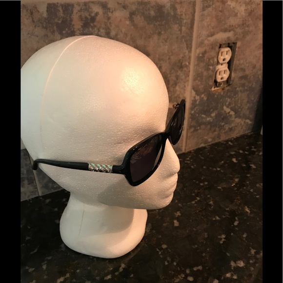 Authentic Tommy Bahama Sunglasses Retail $149.00 - Picture 5 of 7