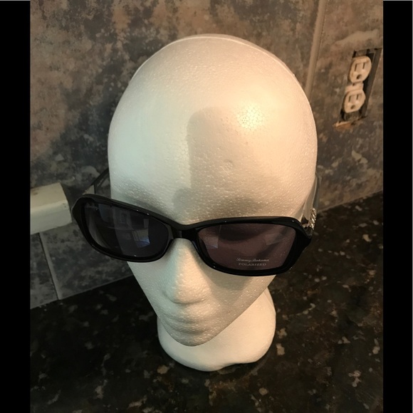 Authentic Tommy Bahama Sunglasses Retail $149.00 - Picture 6 of 7