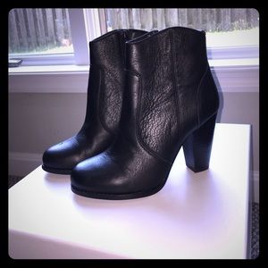 Joie Dalton Leather Ankle Boot sz 6.5 and dust bag