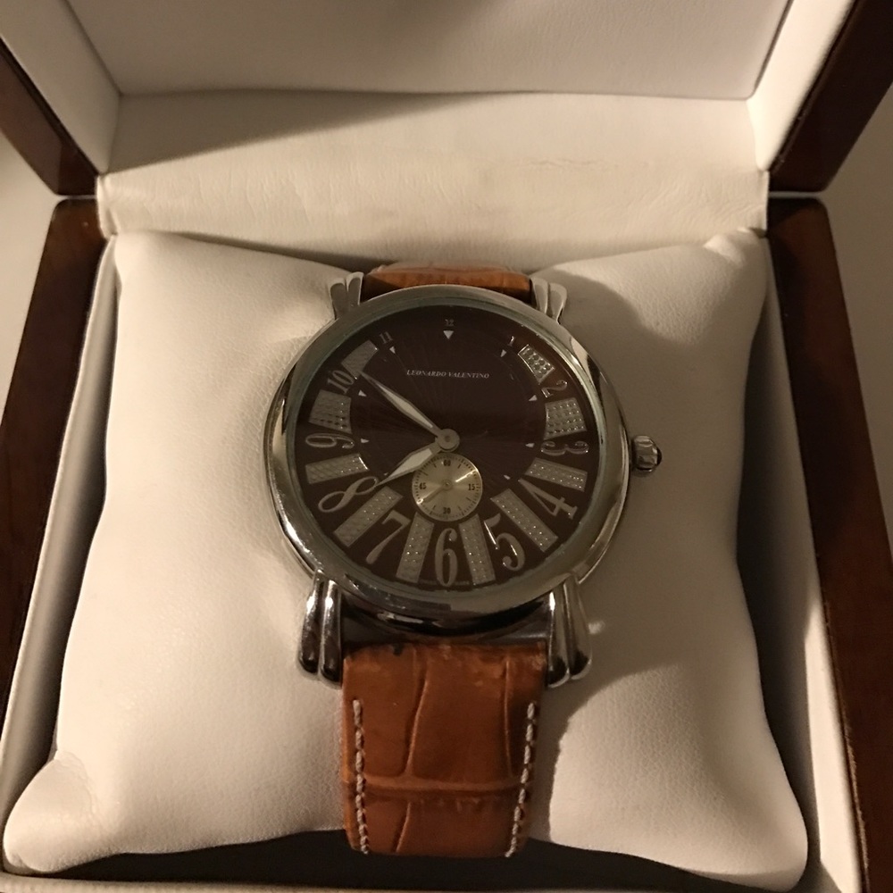Leonardo Valentino Women's Swiss Made Watch Dubai