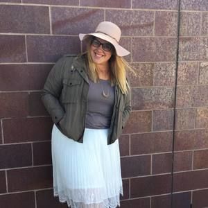 Meet your Posher, Holly