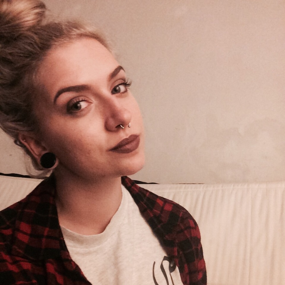 Meet your Posher, Kayla