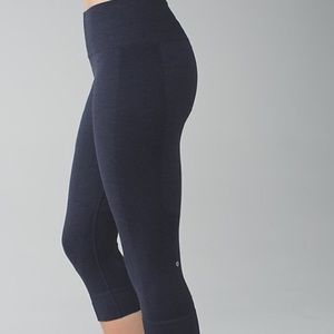 Lululemon Seamlessly Street Crop (10)