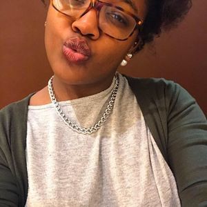 Meet your Posher, Keva