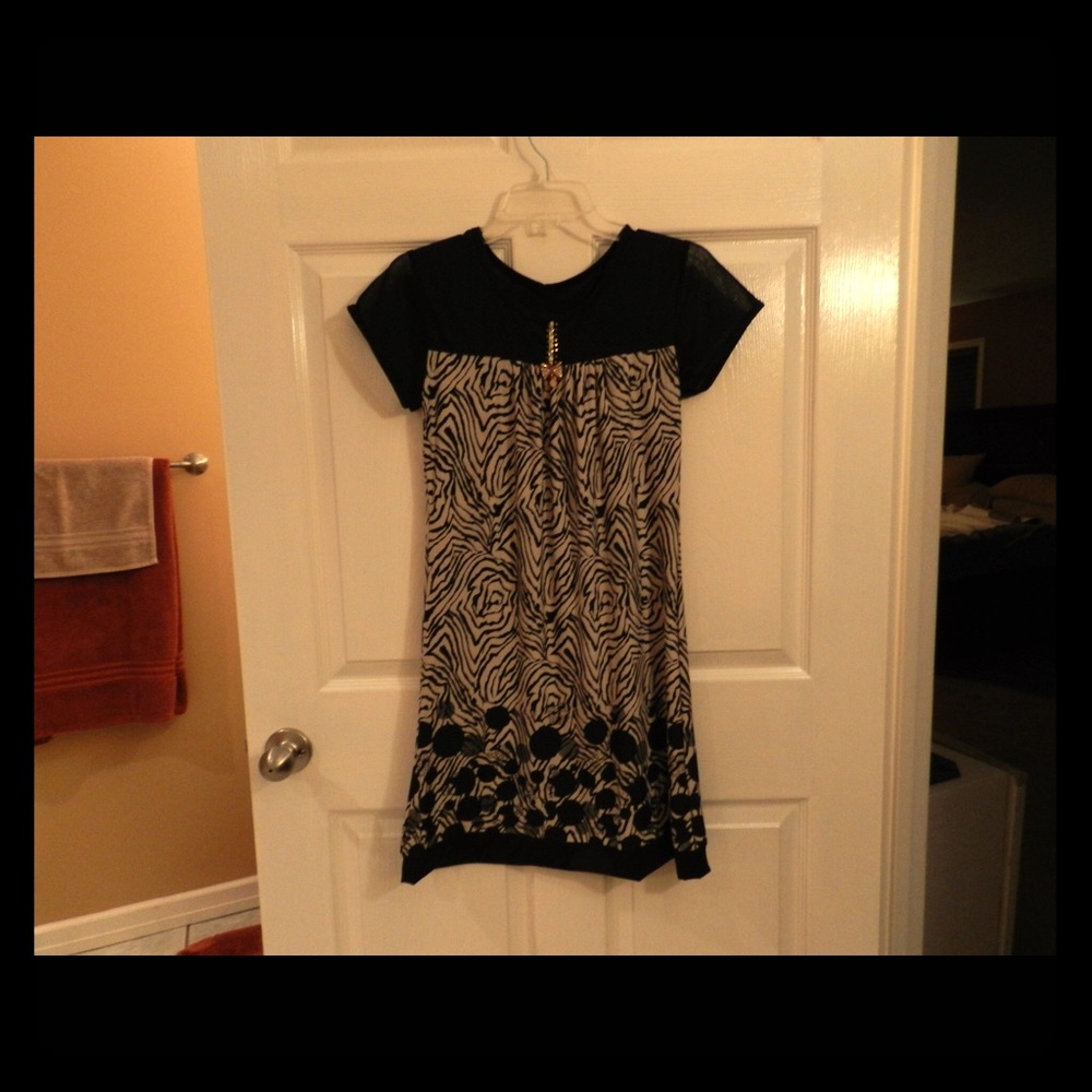 NWOT Dress with Mixed Prints size M