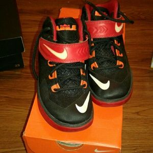 Boys LEBRON Sneakers ✔