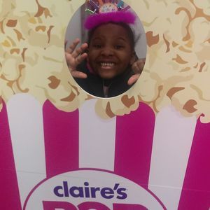 Meet your Posher, Sansann