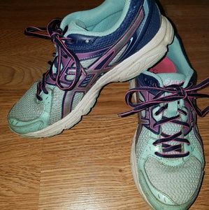 Ladies size 7.5 Oasics.