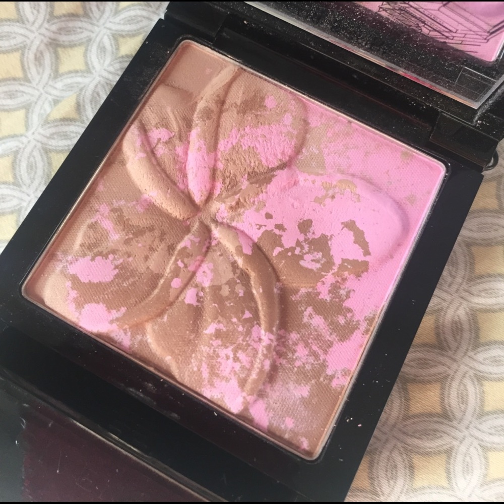 Givenchy Unique Compact Powder - Picture 2 of 4