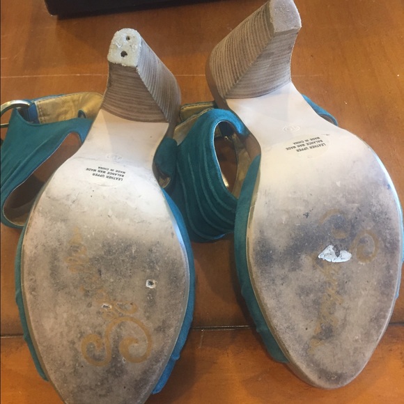 Seychelles Turquoise Suede Peep toe heels - Picture 3 of 3