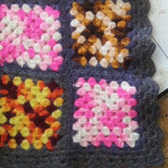 Vintage used square blanket - Picture 2 of 3