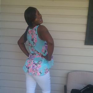 Meet your Posher, Della