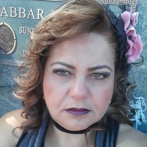 Meet your Posher, Veronica