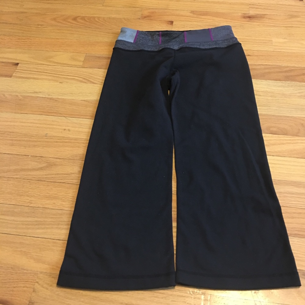 Lululemon Athletica Cropped Yoga pants