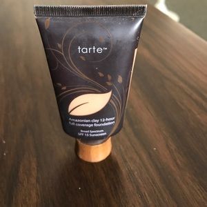 Tarte amazonian clay foundation