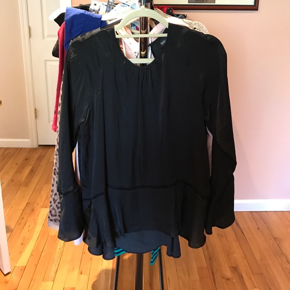 Long sleeve black top