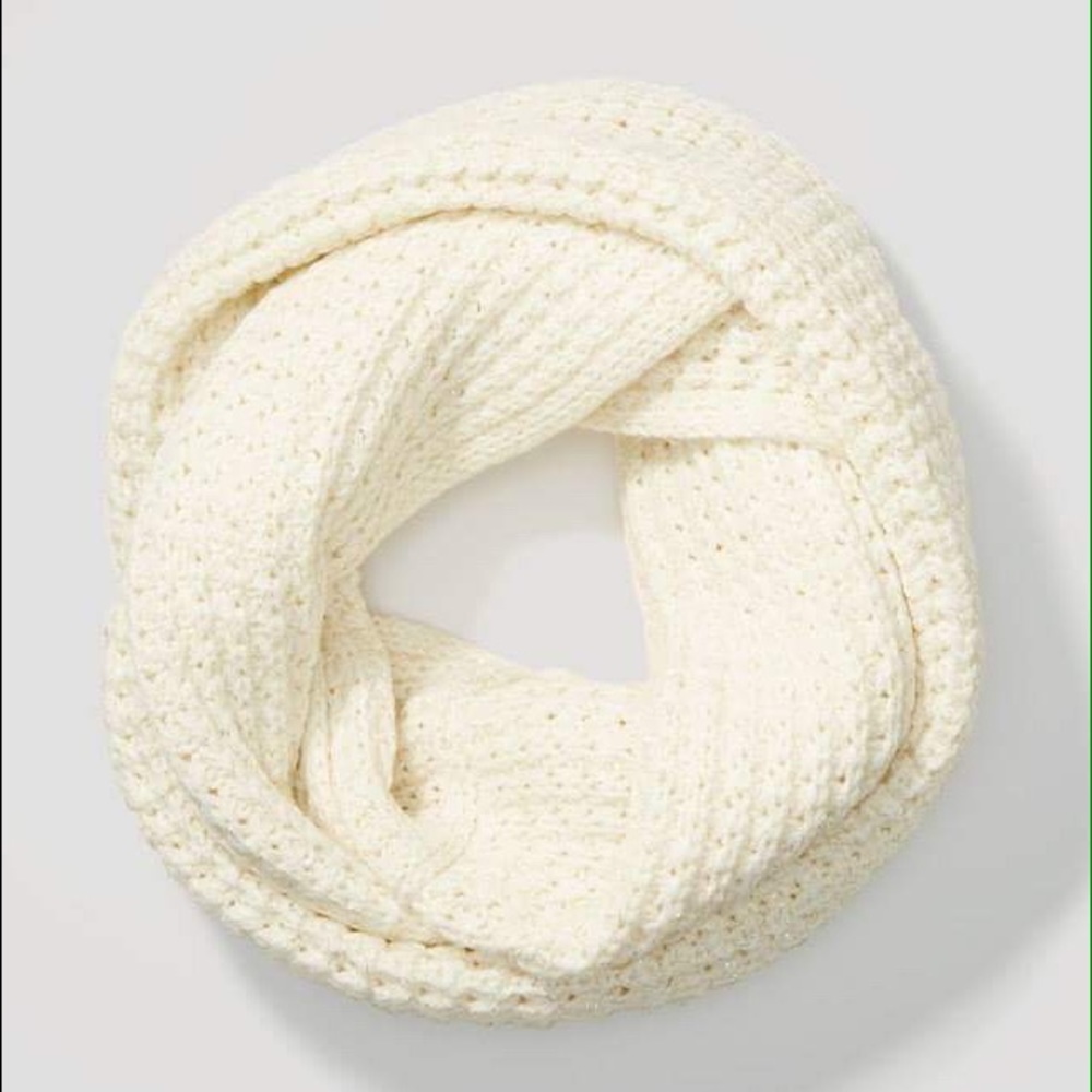 LAST CHANCE! Cream knit infinity scarf