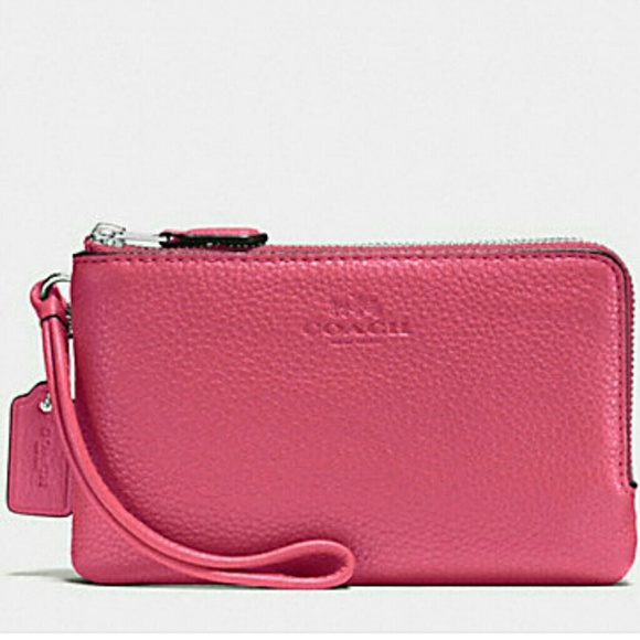Coach Accessories - 👜 1 left! Coach Double Zip Wristlet. NWT