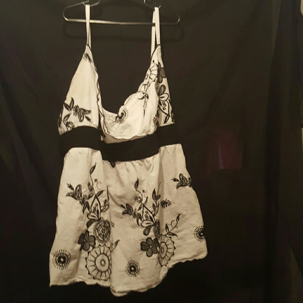 Torrid Sleeveless Floral Top