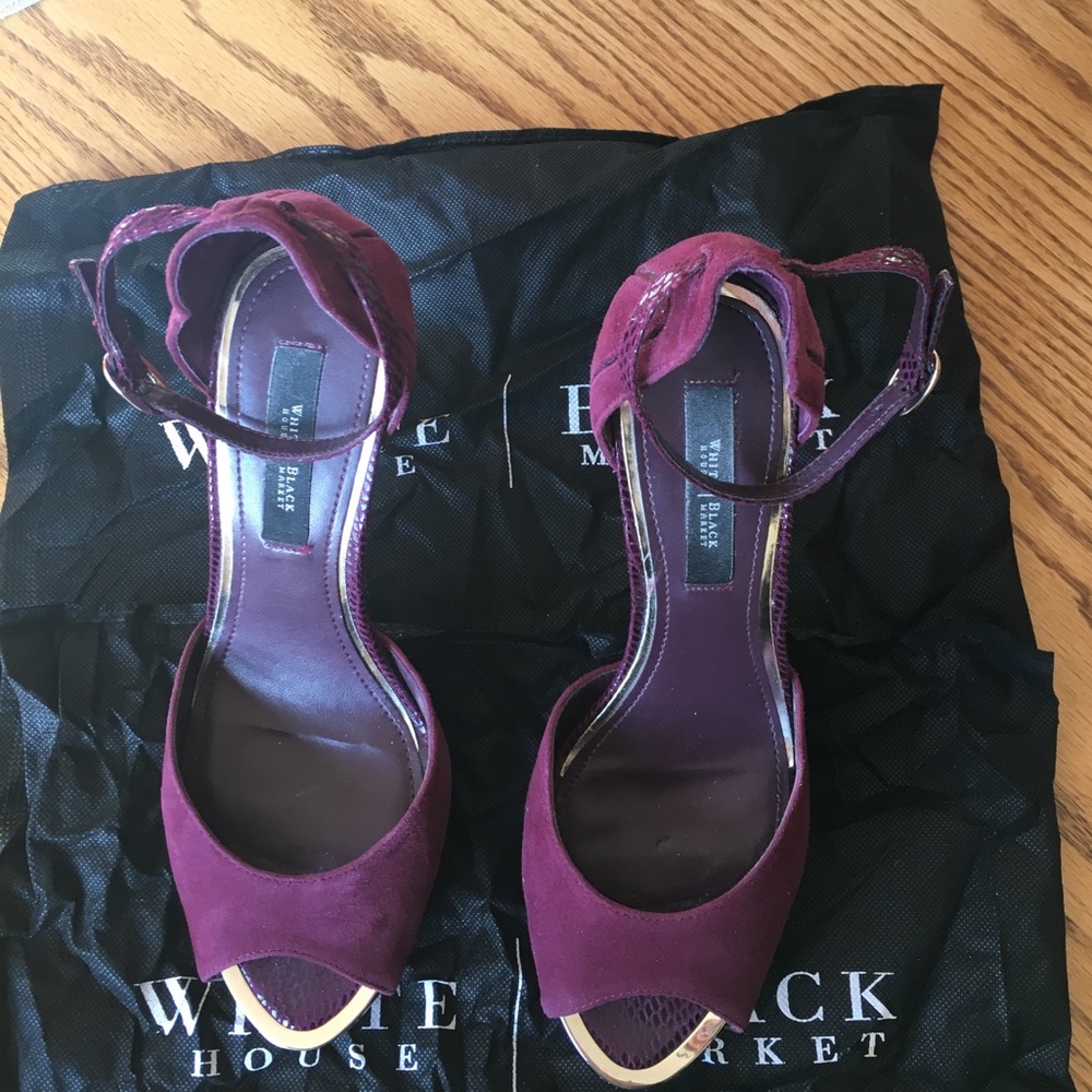 Like New White House Black Market Shoes