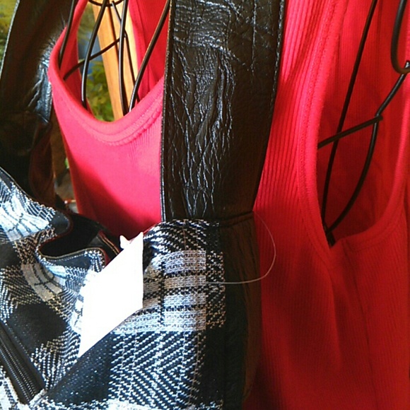 👜 SOLD LOCALLY  NEW SHOULDER BAG LARGE SIZE  NWT - Picture 4 of 8