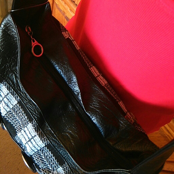 👜 SOLD LOCALLY  NEW SHOULDER BAG LARGE SIZE  NWT - Picture 6 of 8