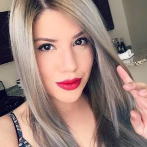 Meet your Posher, Desiree