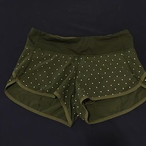 Lululemon 4 way stretch speed shorts.