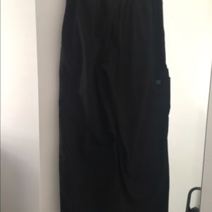 Maevn black scrub pants