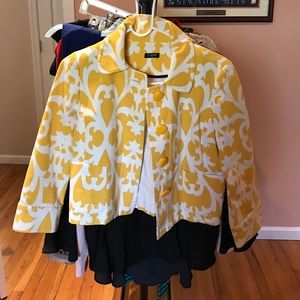 Yellow patterned blazer with buttons