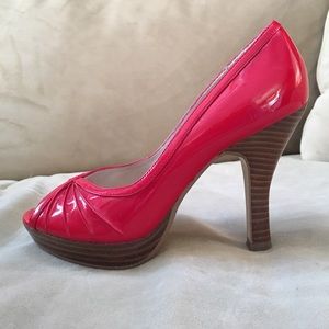 ✨final price drop✨ red pumps