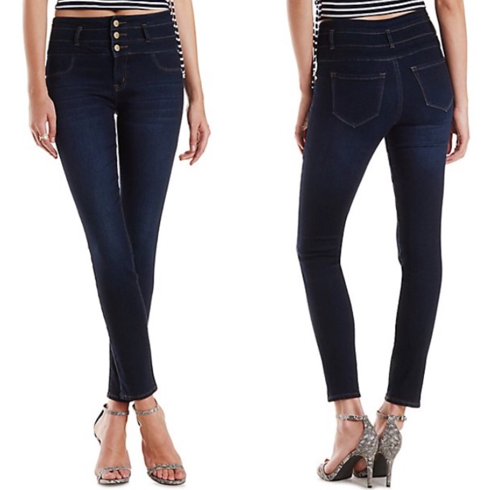 High-waisted jeans dark wash