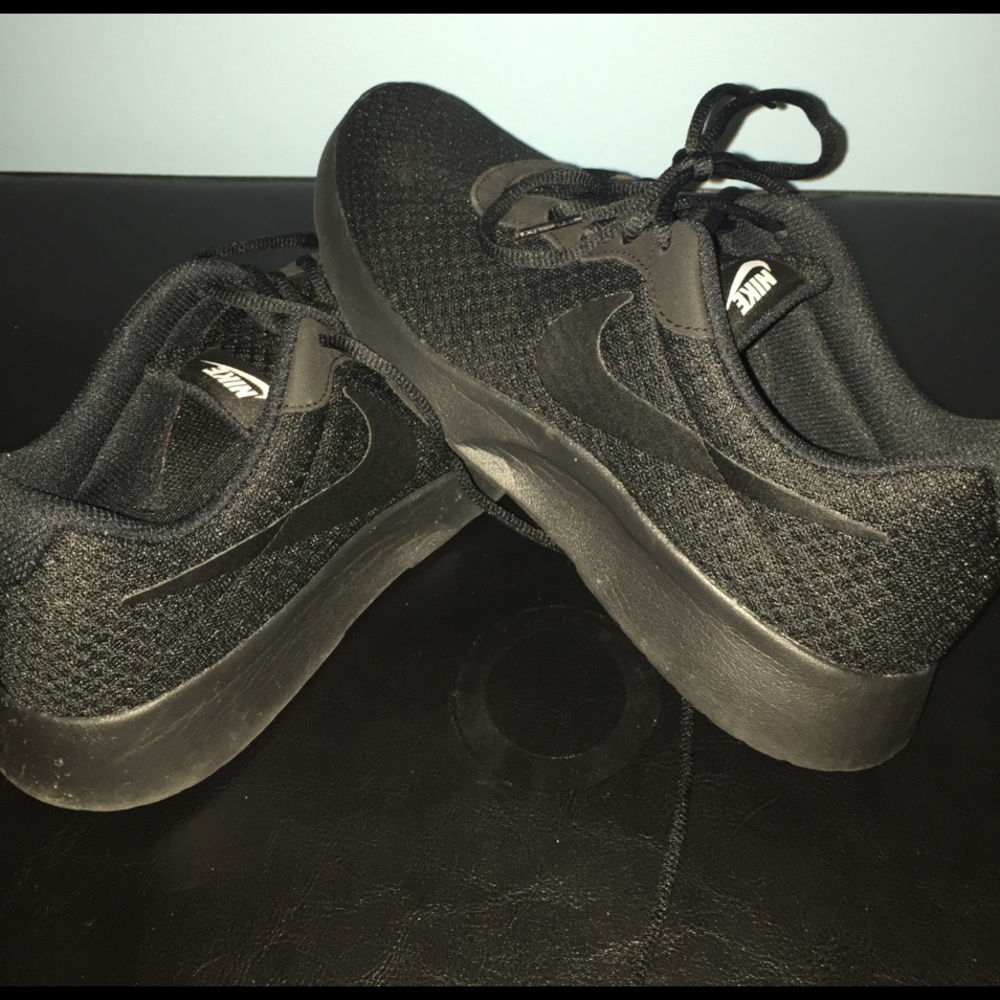 black nikes