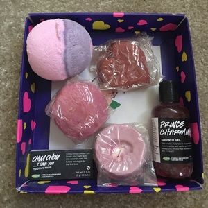 LUSH GIFT BOX