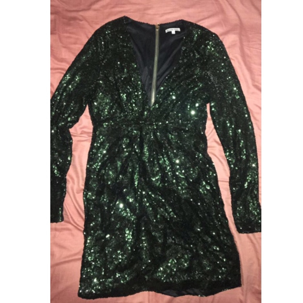 💚Dark emerald green cocktail dress w/ deep V💚 - Picture 1 of 3