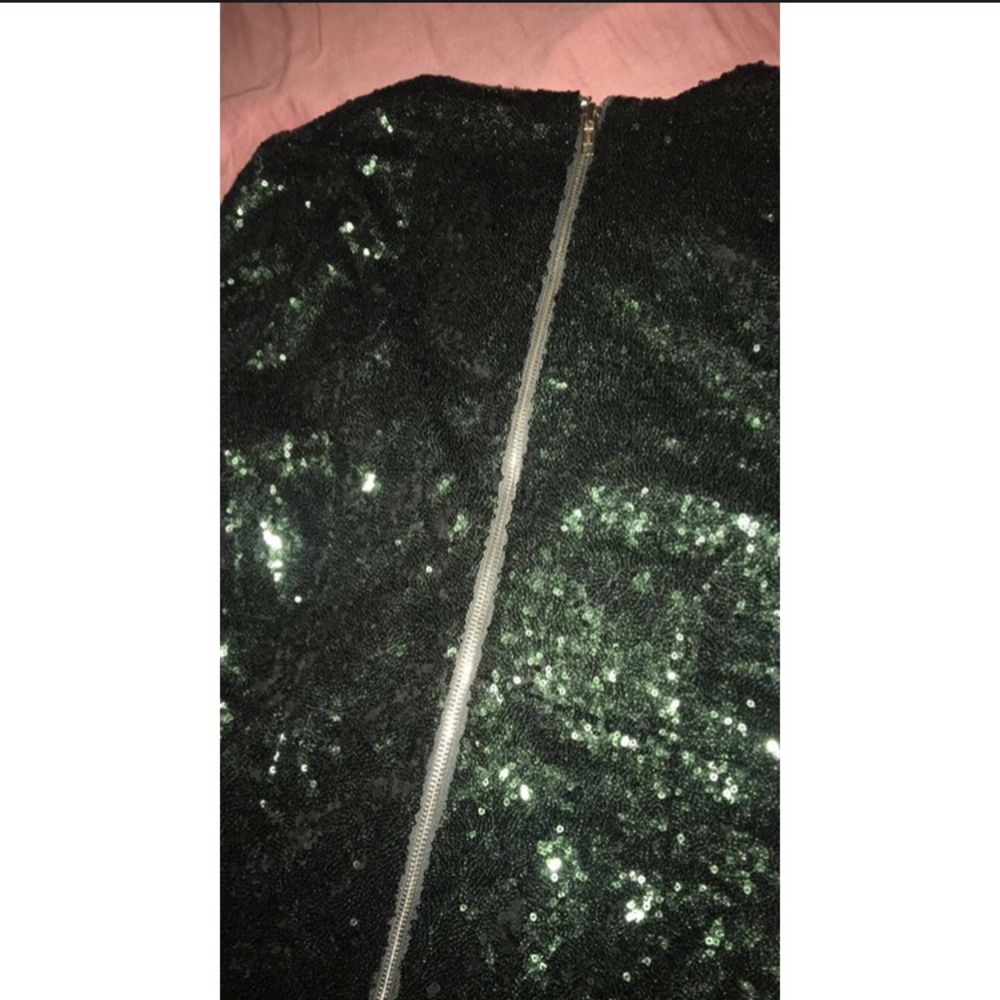 💚Dark emerald green cocktail dress w/ deep V💚 - Picture 2 of 3