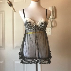 NEVER WORN !! Victoria Secret Babydoll