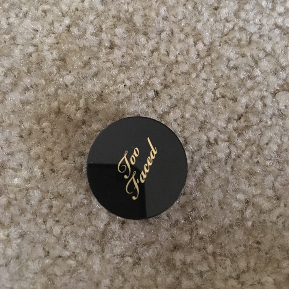 NEW TOO FACED SMALL GLITTER