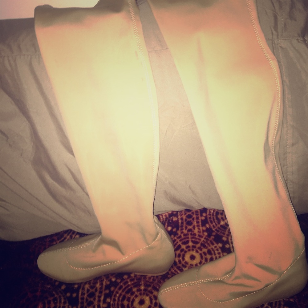 Long knee boots
