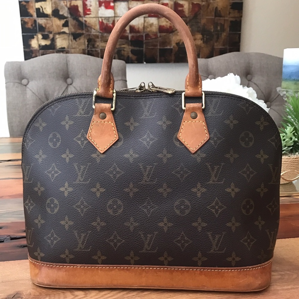 👌SOLD👌Authentic Louis Vuitton Alma PM