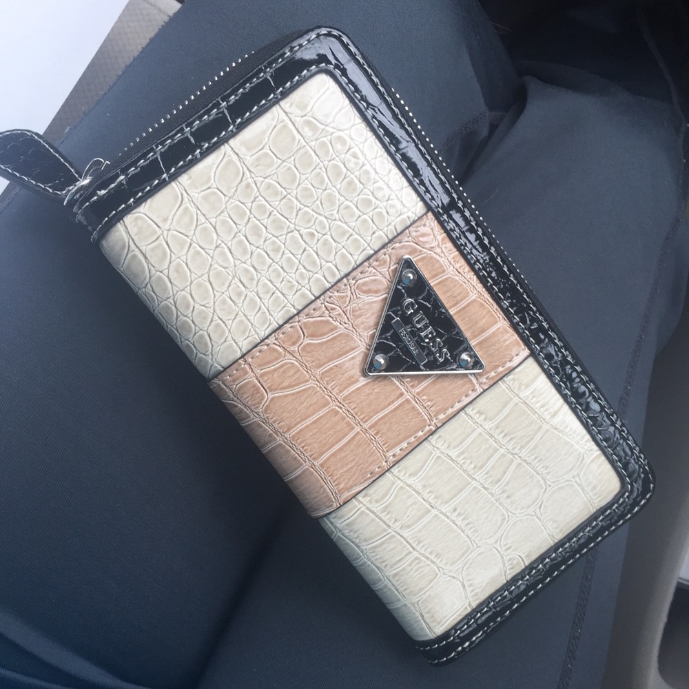 Guess wallet