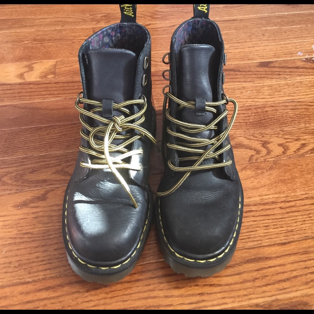 Dr. Martens luana boots