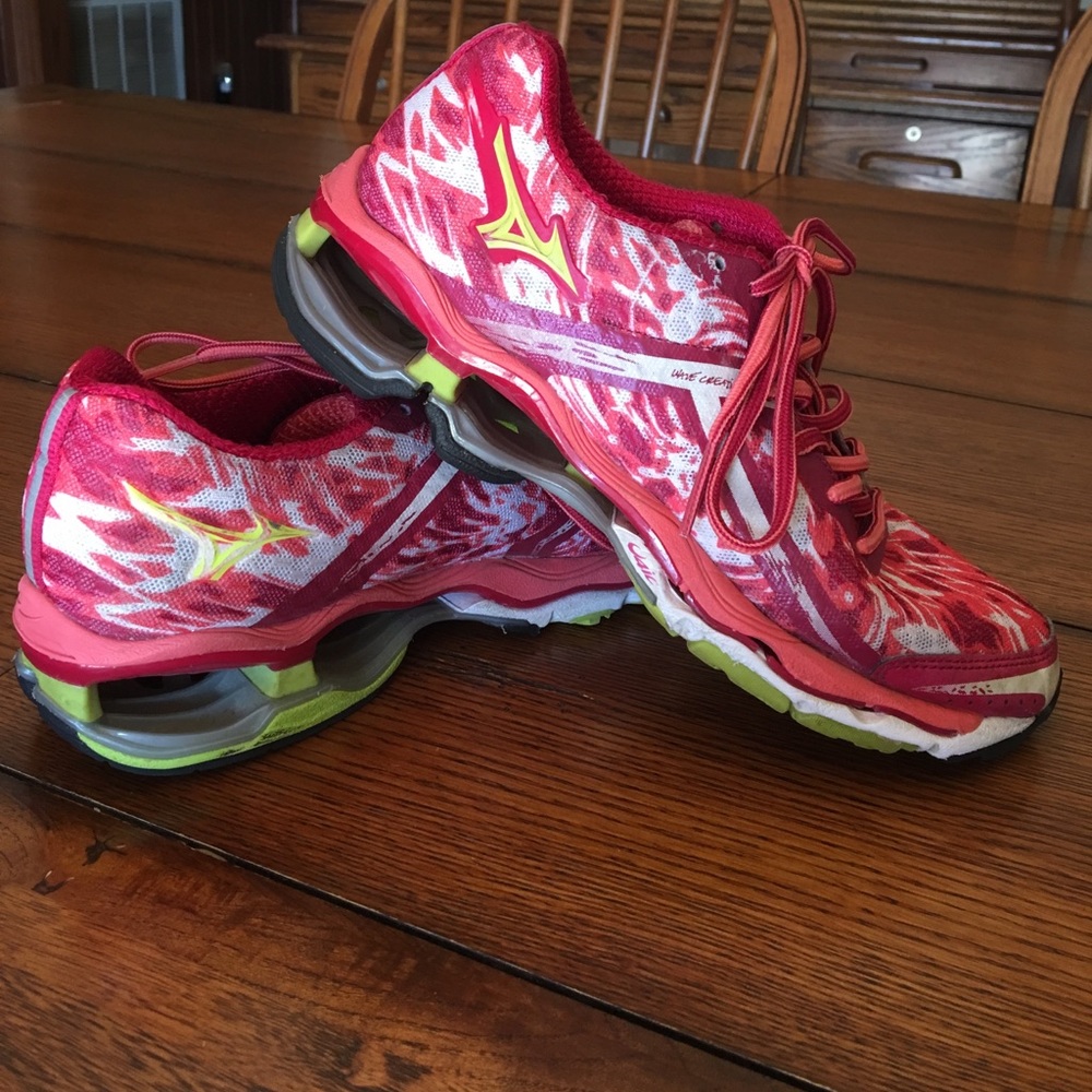 Mizuno Wave Creations