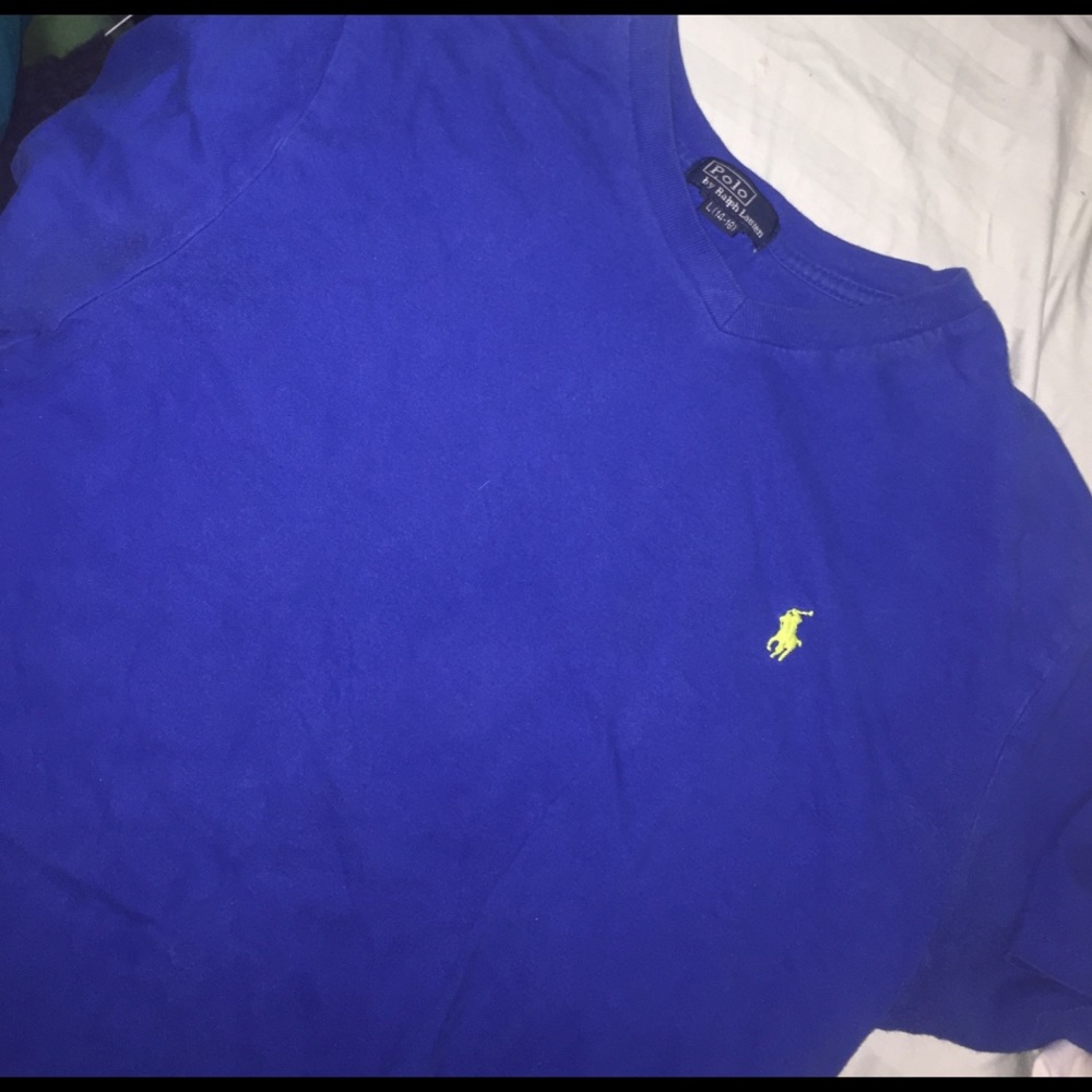 Polo shirt i'm a medium and it fits perfect