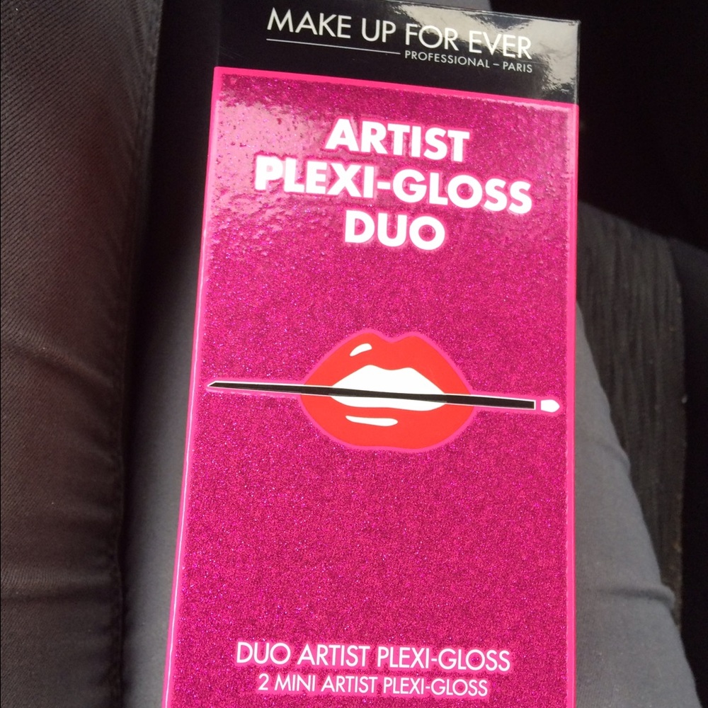 BNIB Make Up for Ever artist plexi-glass duo