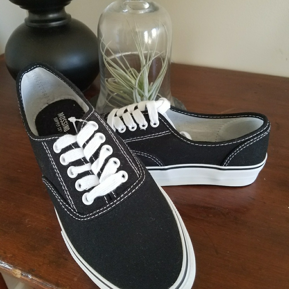 Brand New Mossimo sneakers