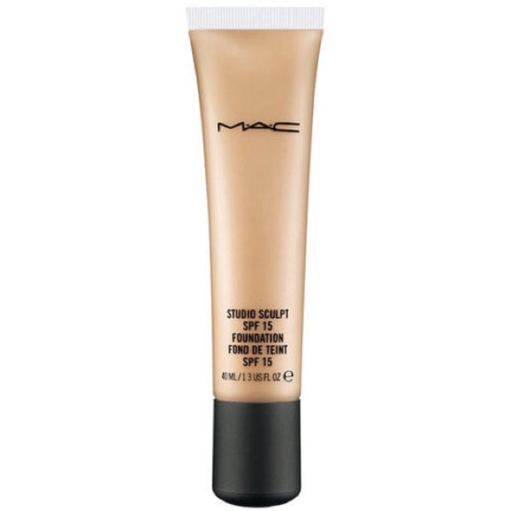 🔸MAC- Studio Sculpt 15 Foundation🔸