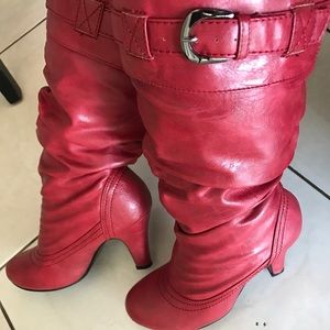 SOLD ON MERCSexy red boots size 7